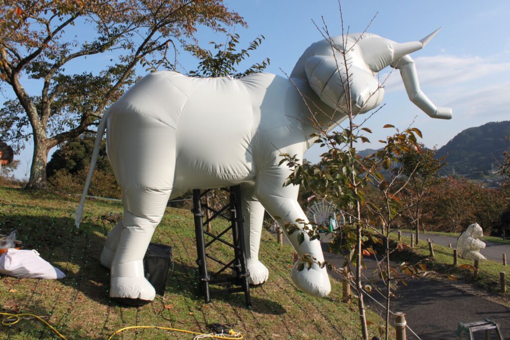 さがみ湖イルミリオンゾウエア完成