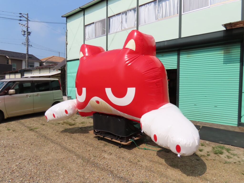 にゃんまるななめ