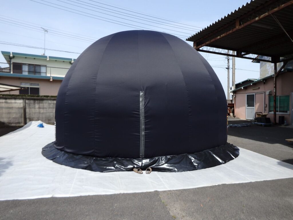 プラネタリウムドーム正面