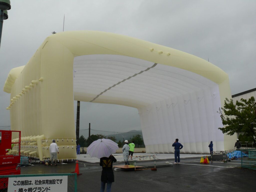 巨大エアドームテント設置完了２